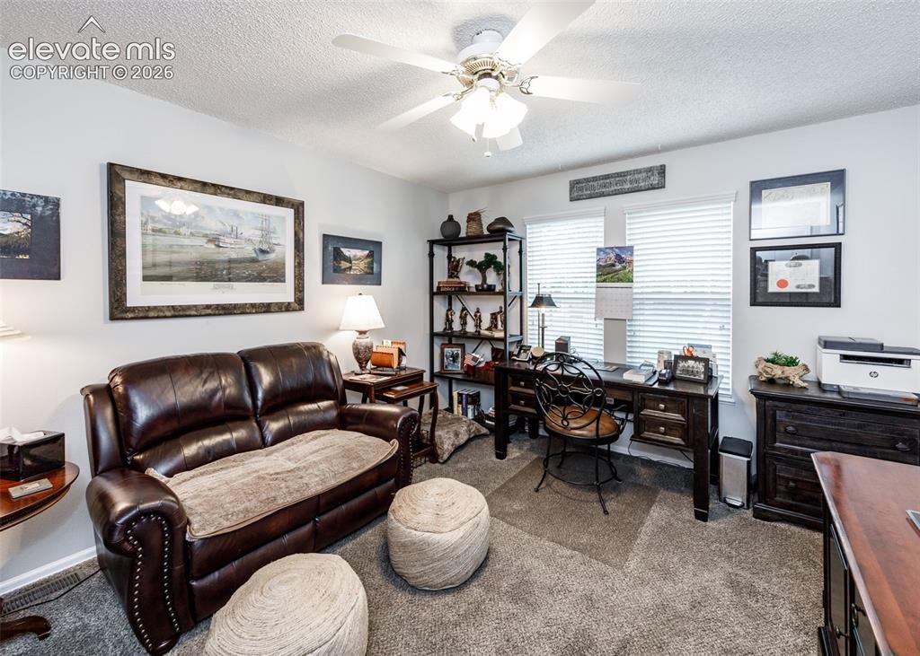 Image 18 of 47: Office