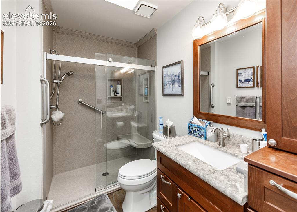 Image 22 of 47: Guest Bathroom Main Level