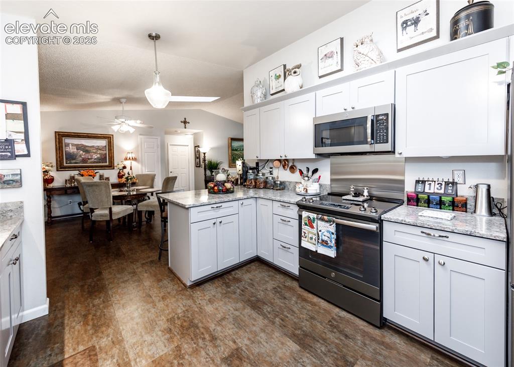 Image 8 of 47: Kitchen