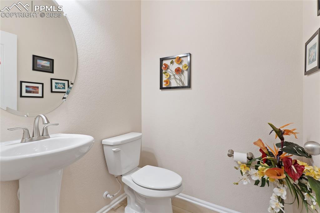 Image 12 of 30: Bathroom