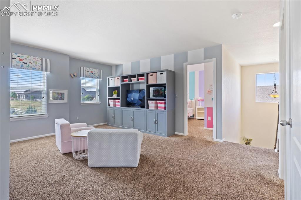 Image 19 of 30: Loft