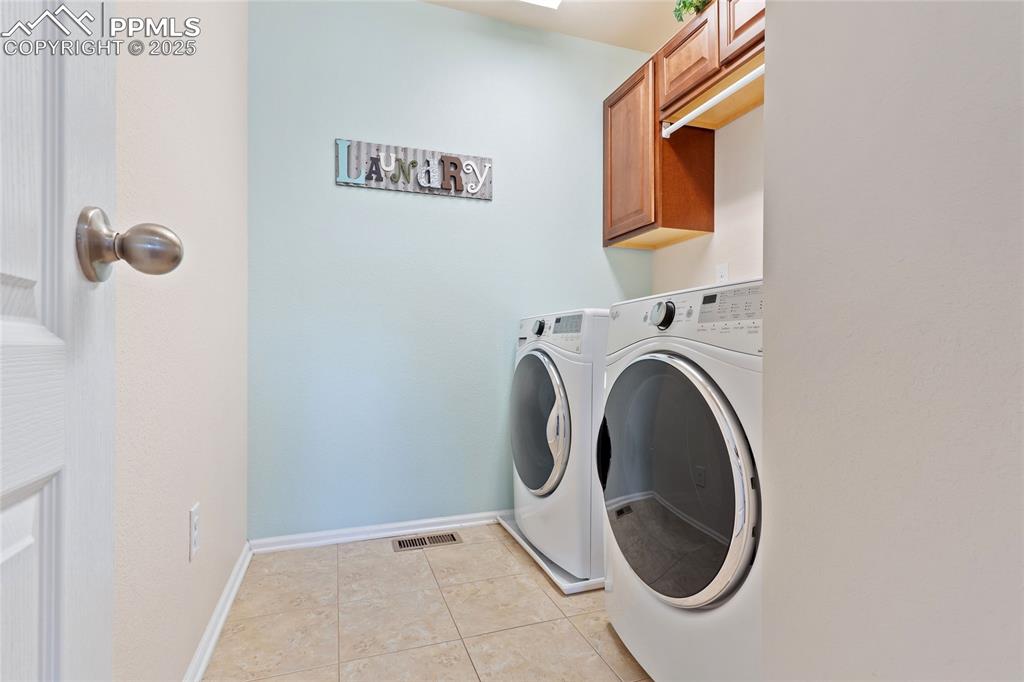 Image 21 of 30: Laundry