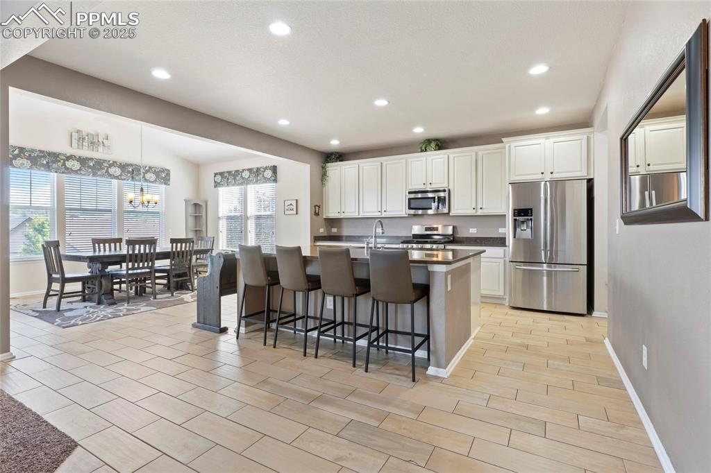 Image 7 of 30: Kitchen