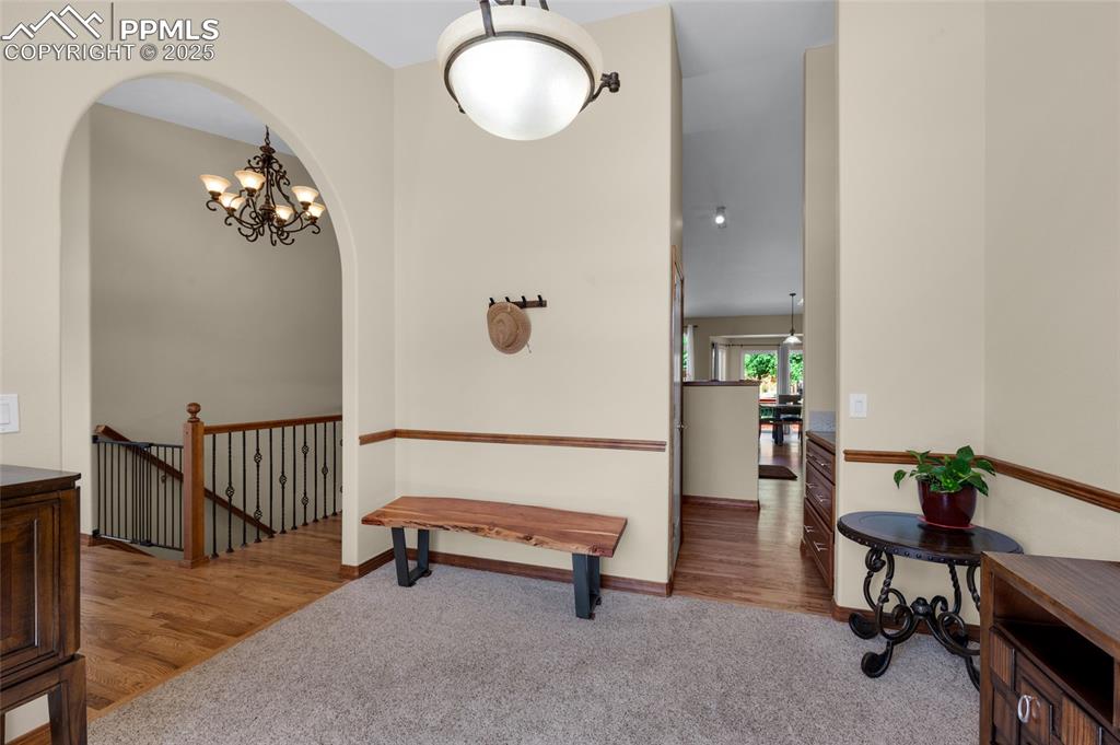 Image 17 of 45: Dining Room