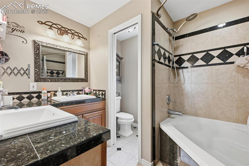 Image 13 of 35: Bathroom