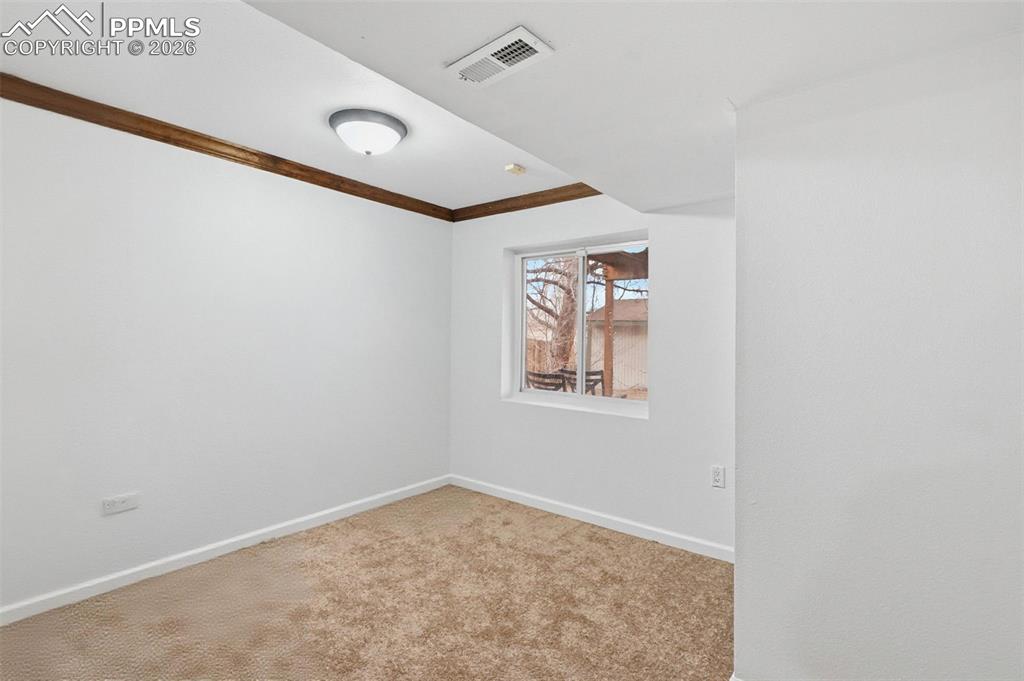 Image 23 of 35: Bedroom