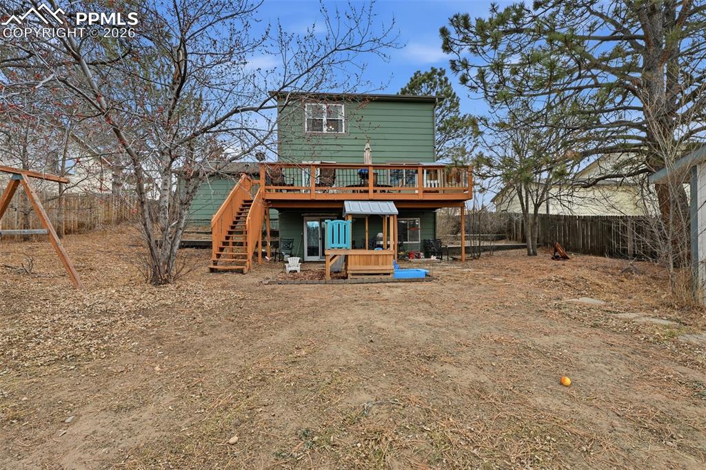 Image 27 of 35: Back of Structure