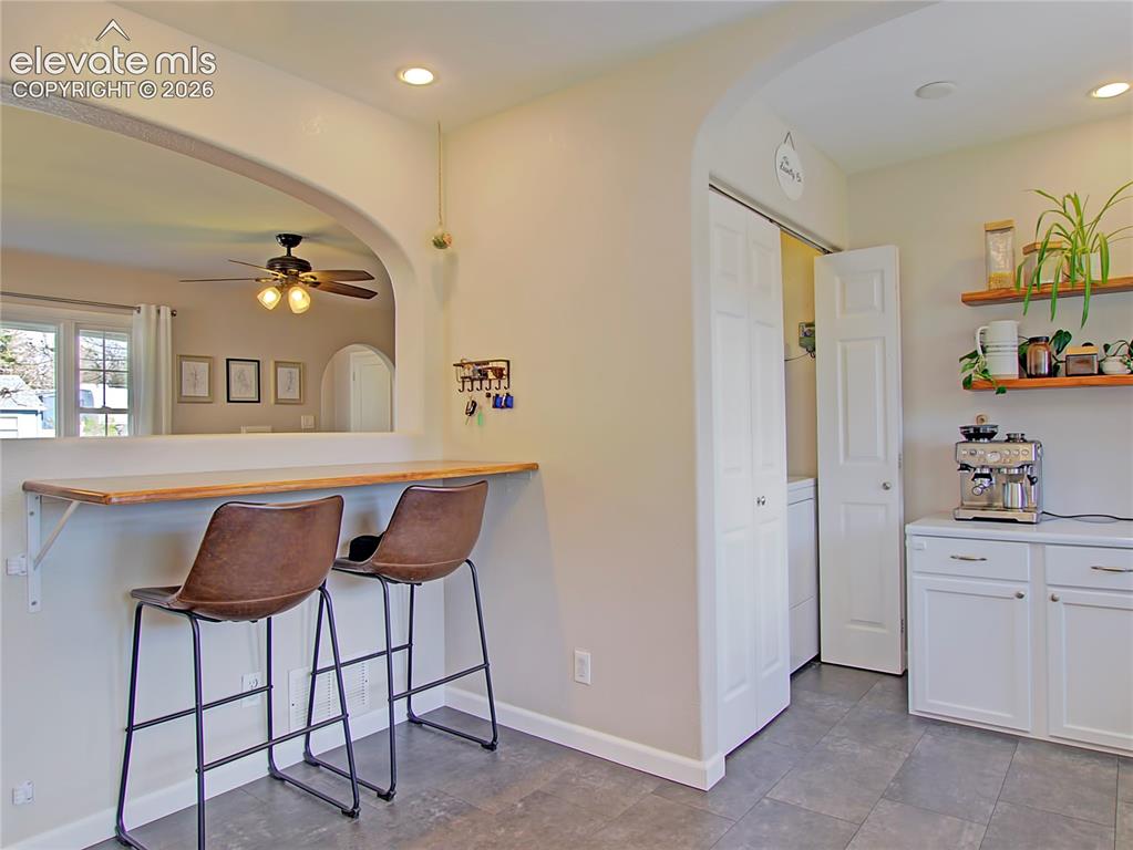Image 13 of 25: Kitchen