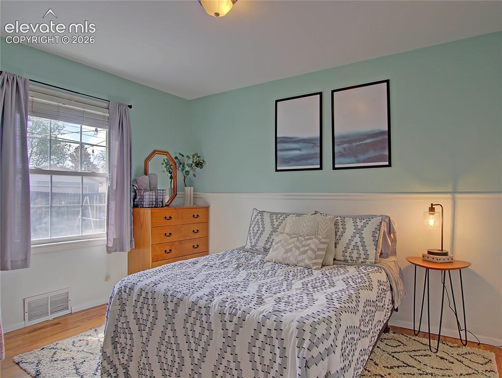 Image 17 of 25: Bedroom 3