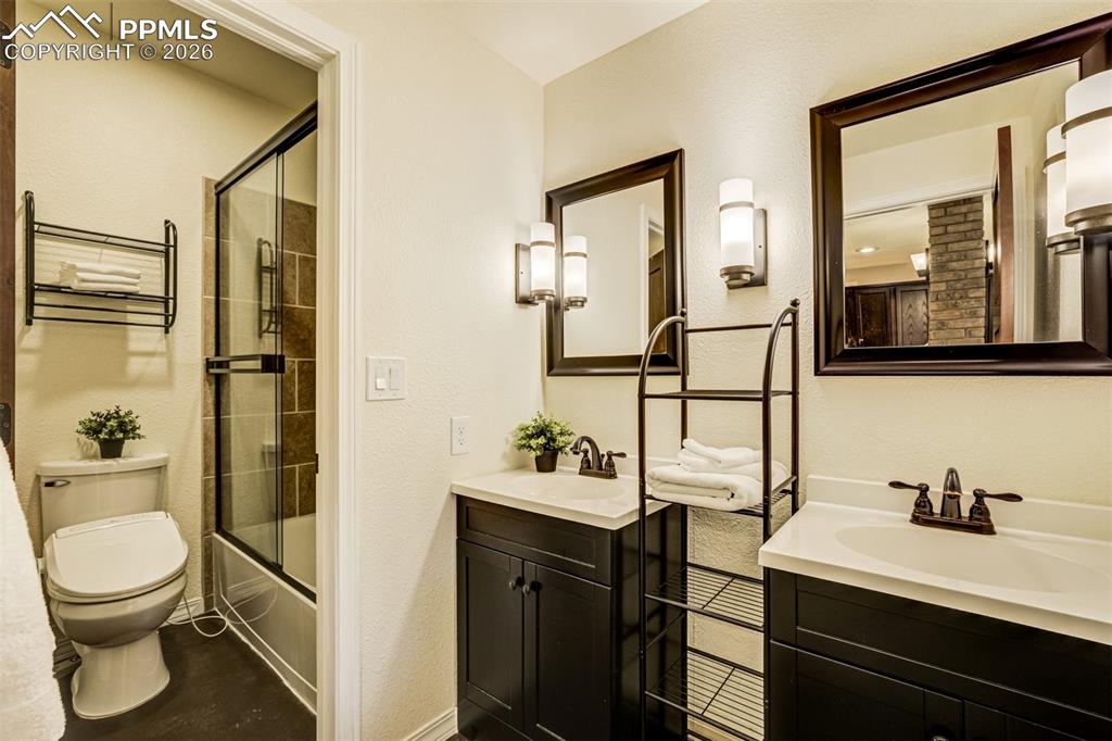 Image 37 of 50: Basement bathroom 