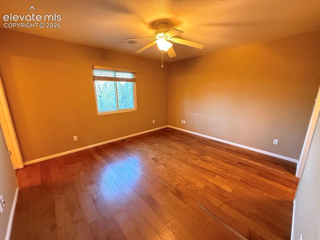 Image 14 of 42: Master Bedroom