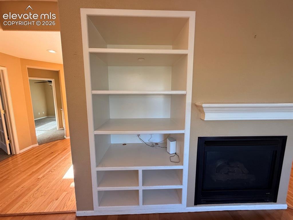 Image 23 of 42: Family Room