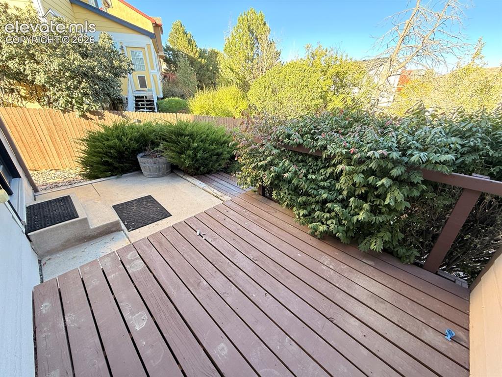 Image 37 of 42: Deck