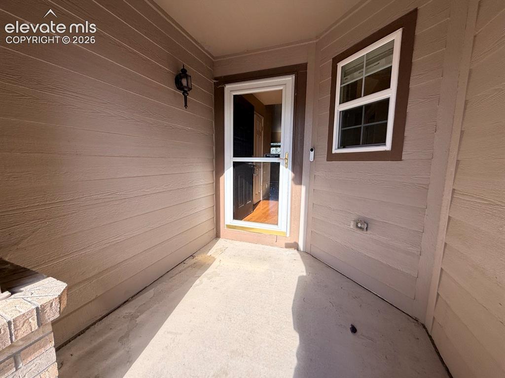 Image 4 of 42: Entry