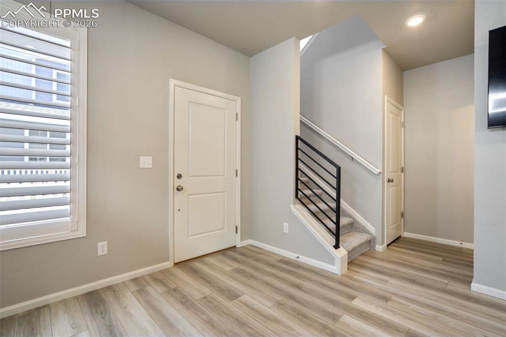 Image 8 of 50: Entry