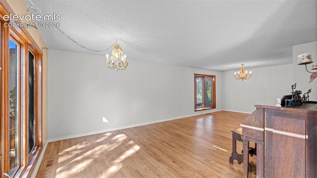 Image 6 of 34: Family Room