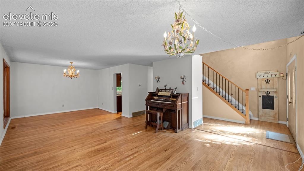 Image 7 of 34: Family Room