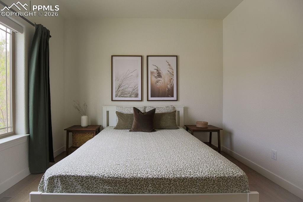 Image 22 of 34: Bedroom