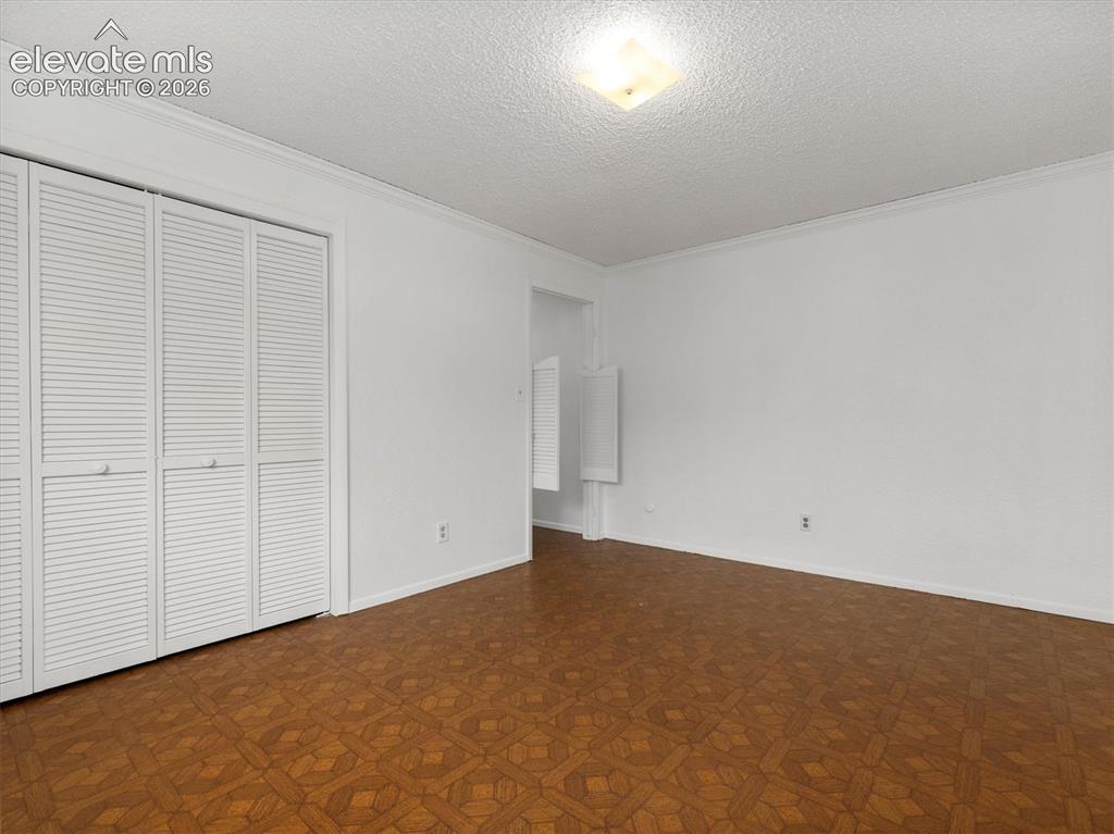 Image 11 of 39: Bedroom