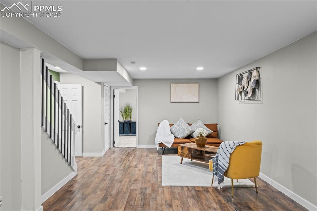 Image 19 of 35: Sitting Room