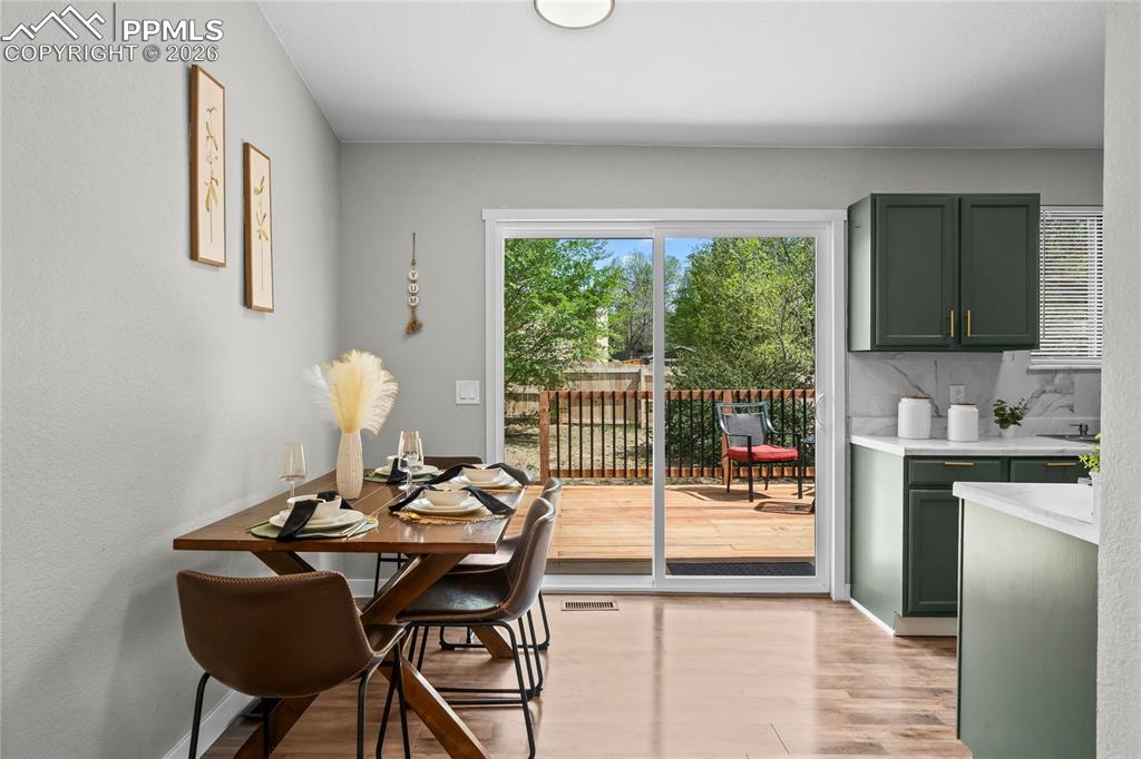 Image 6 of 35: Dining Area