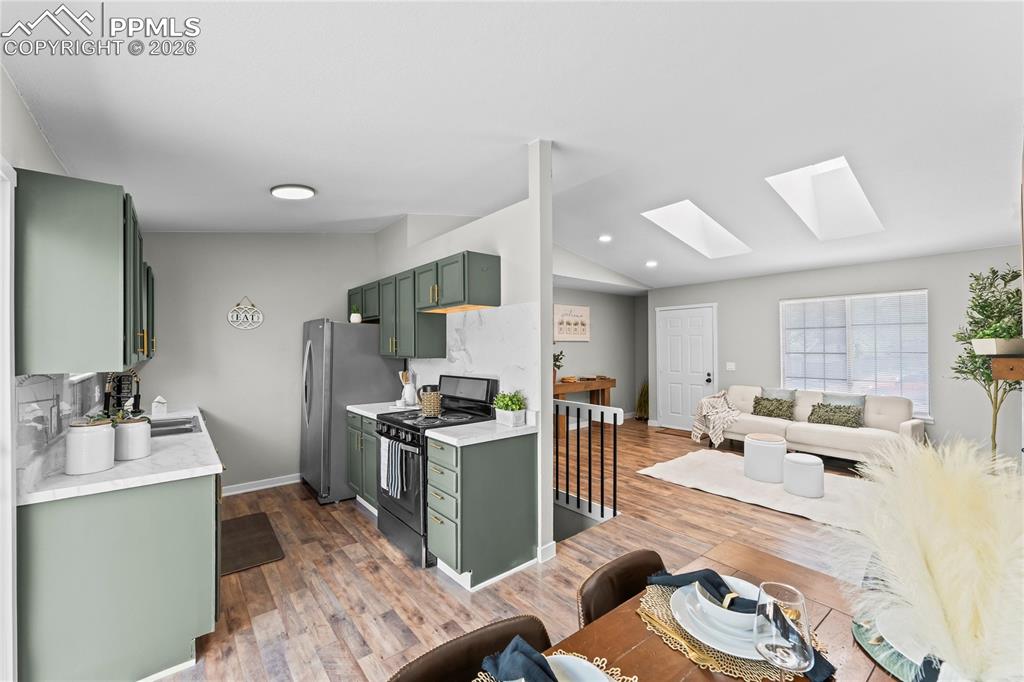 Image 8 of 35: Kitchen