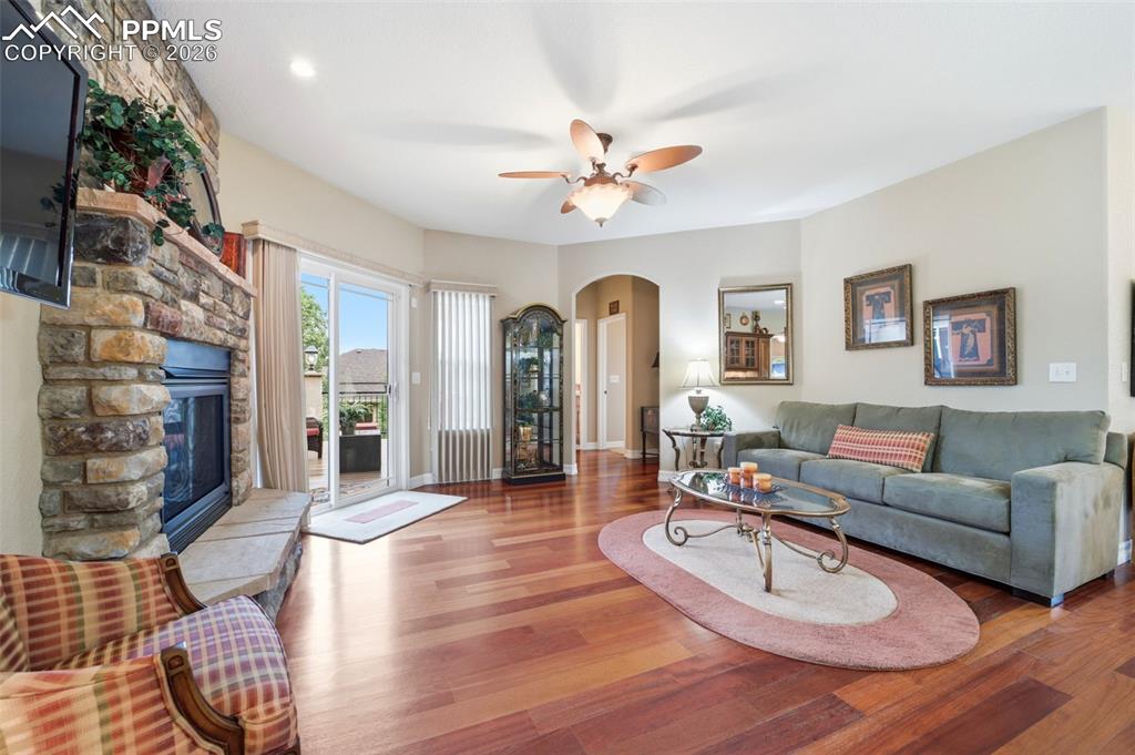Image 15 of 50: Living Room