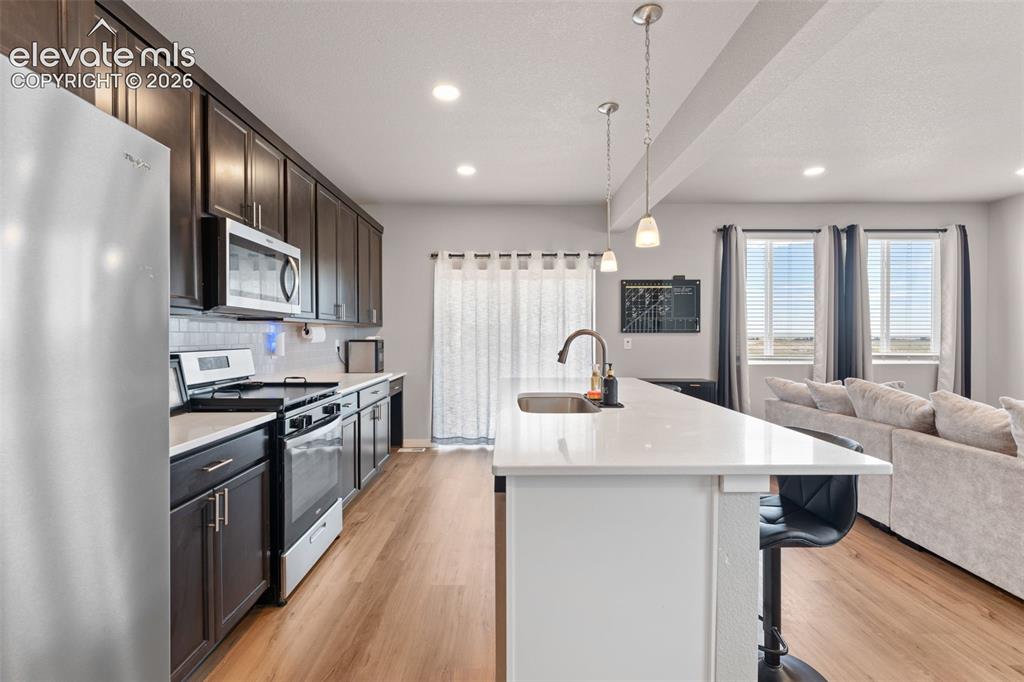 Image 11 of 30: Kitchen