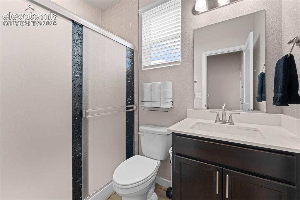 Image 14 of 30: Bathroom