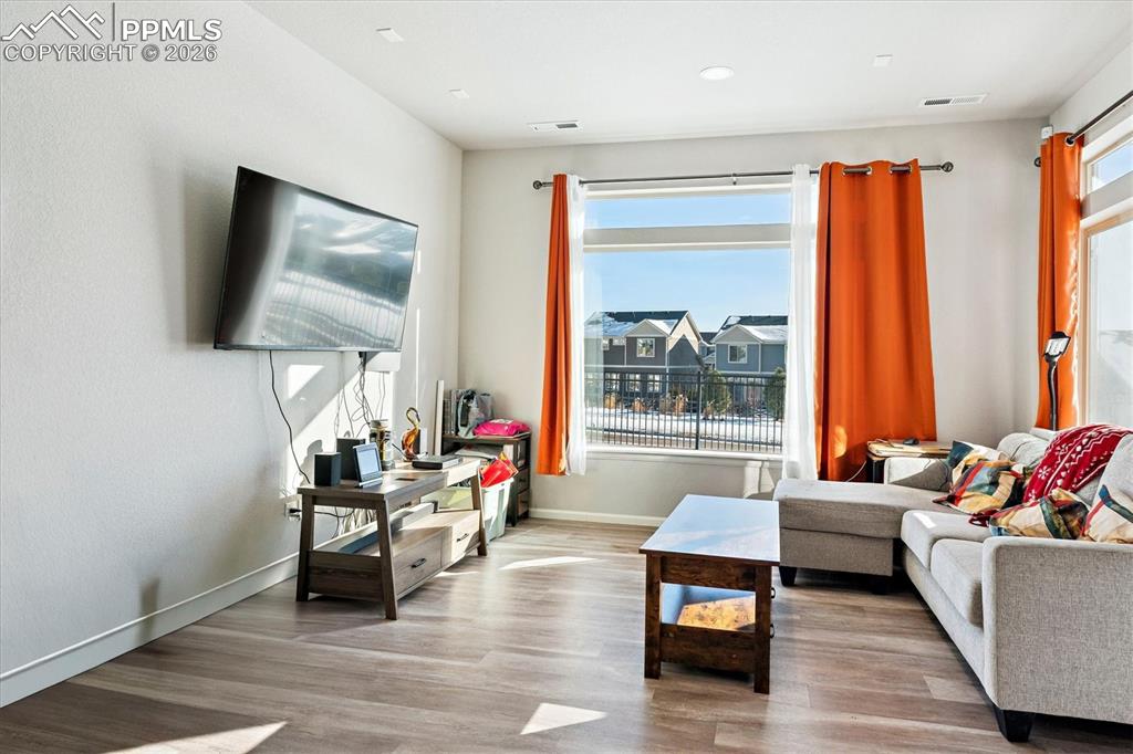 Image 5 of 24: Living Room