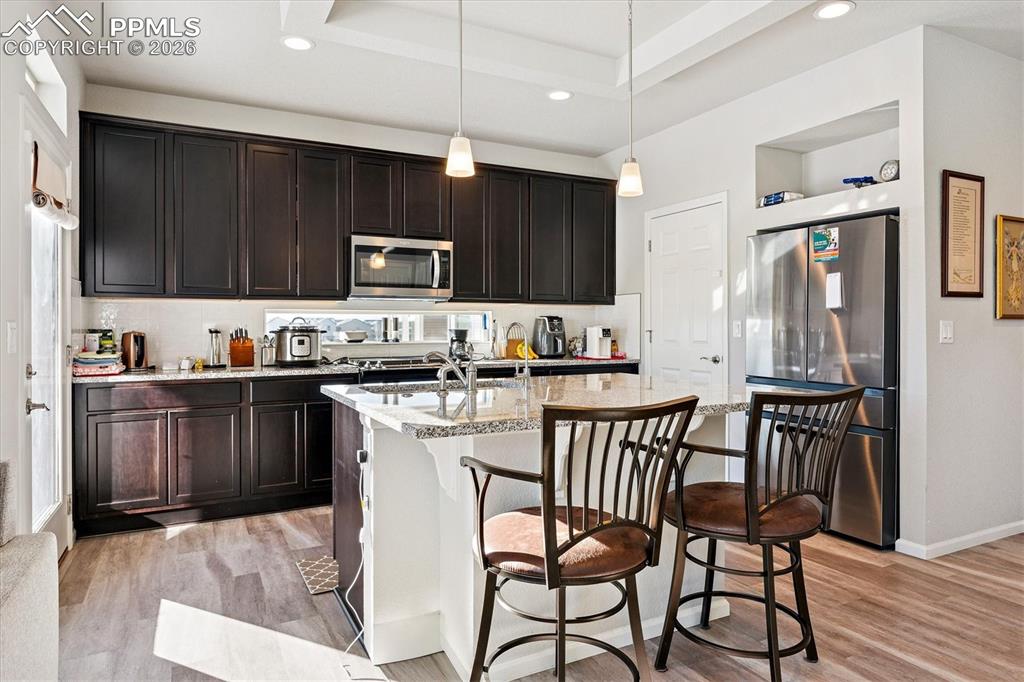 Image 7 of 24: Kitchen