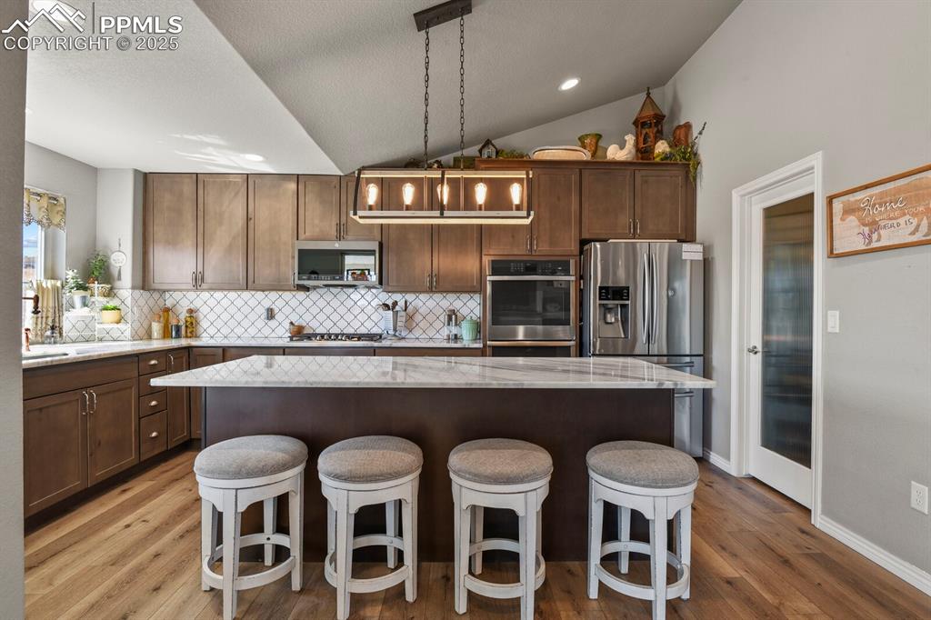 Image 11 of 50: Kitchen