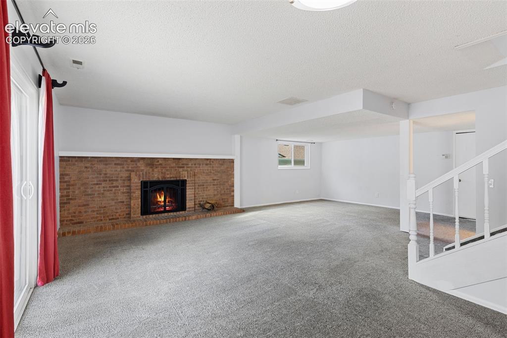 Image 18 of 32: Family Room