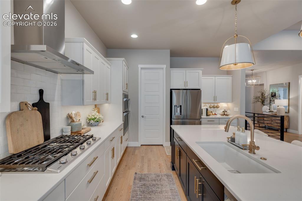 Image 13 of 48: Kitchen