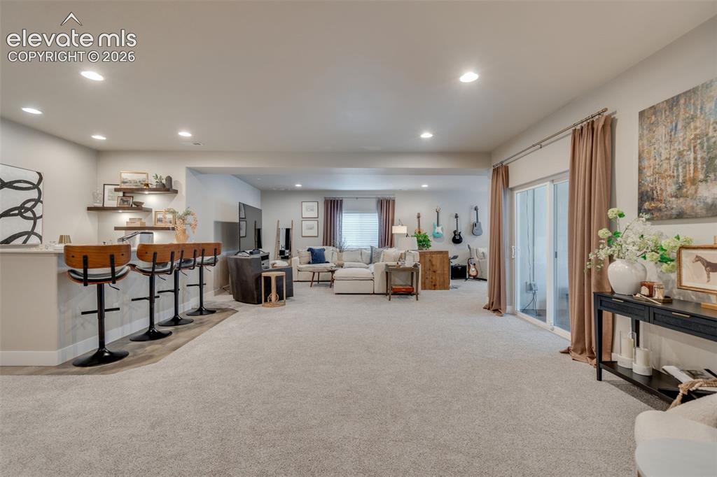 Image 32 of 48: Family Room