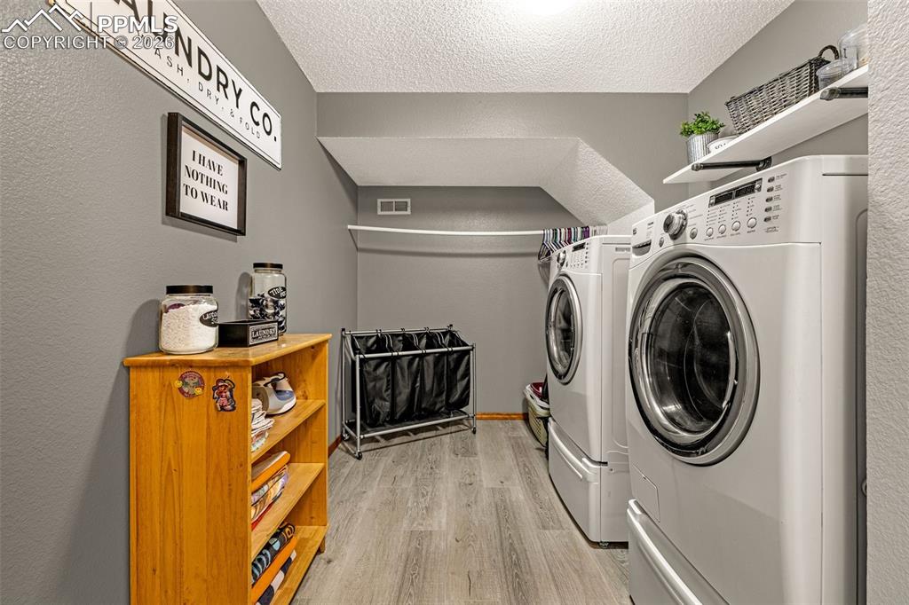 Image 32 of 44: Laundry