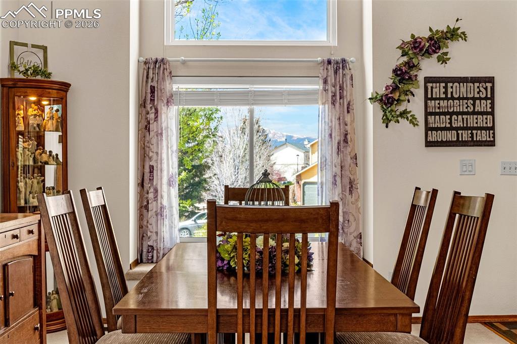 Image 7 of 44: Dining Area