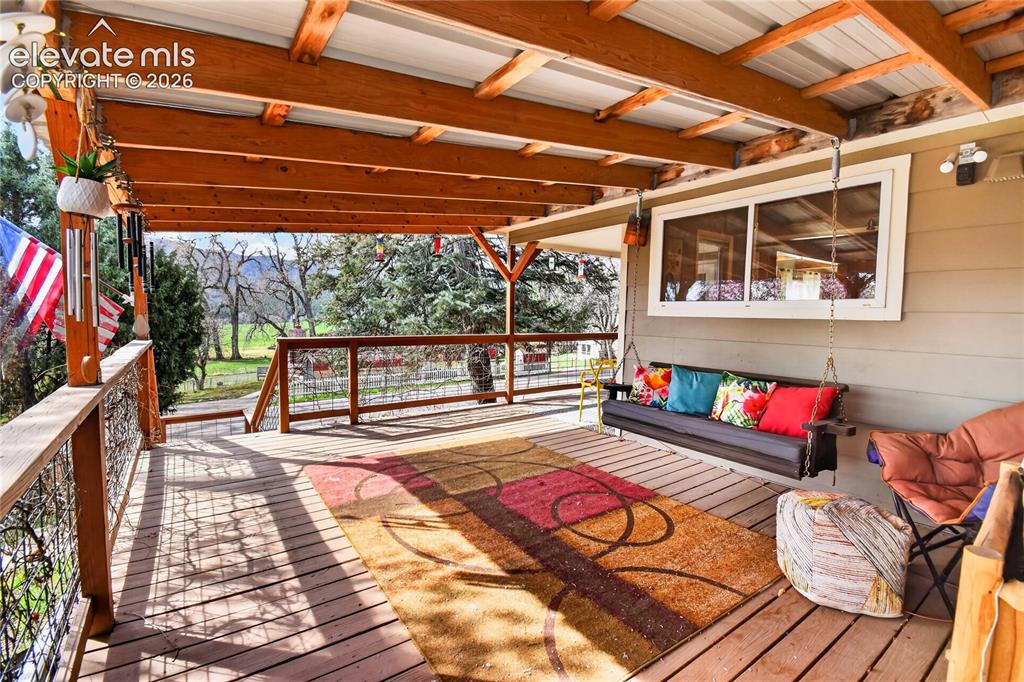 Image 6 of 31: Deck