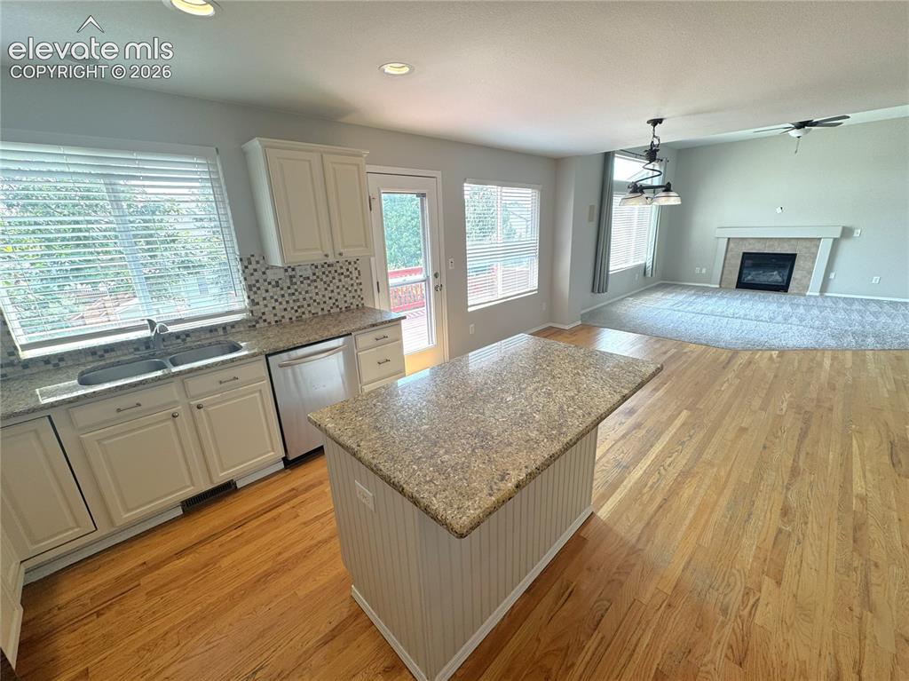 Image 12 of 43: Kitchen