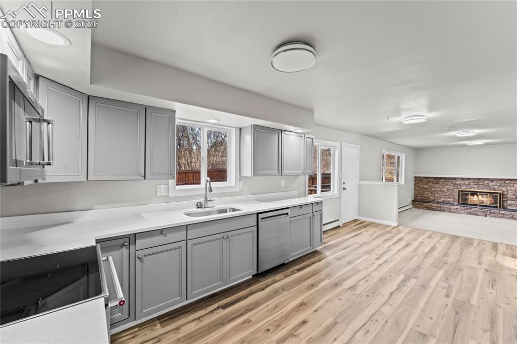 Image 17 of 50: Living Room