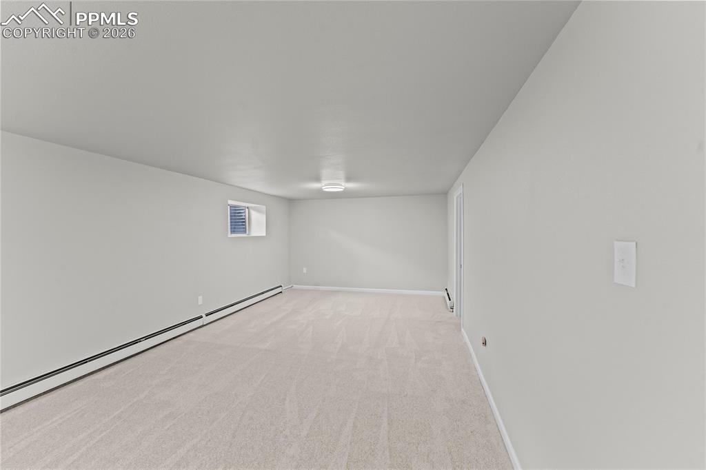 Image 40 of 50: Bedroom