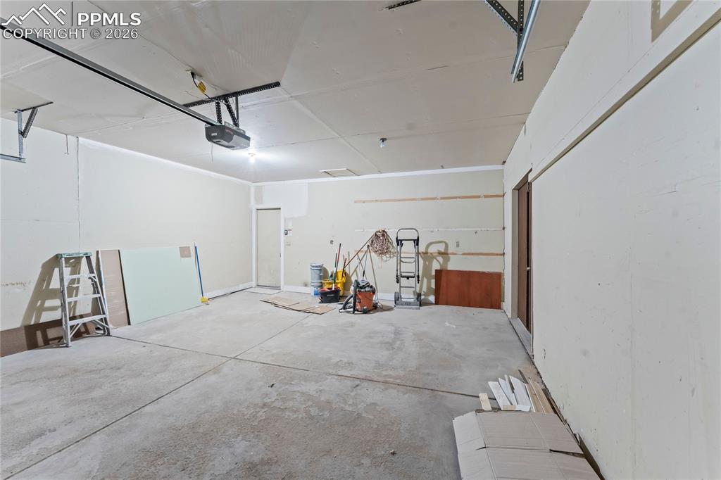 Image 46 of 50: Bedroom