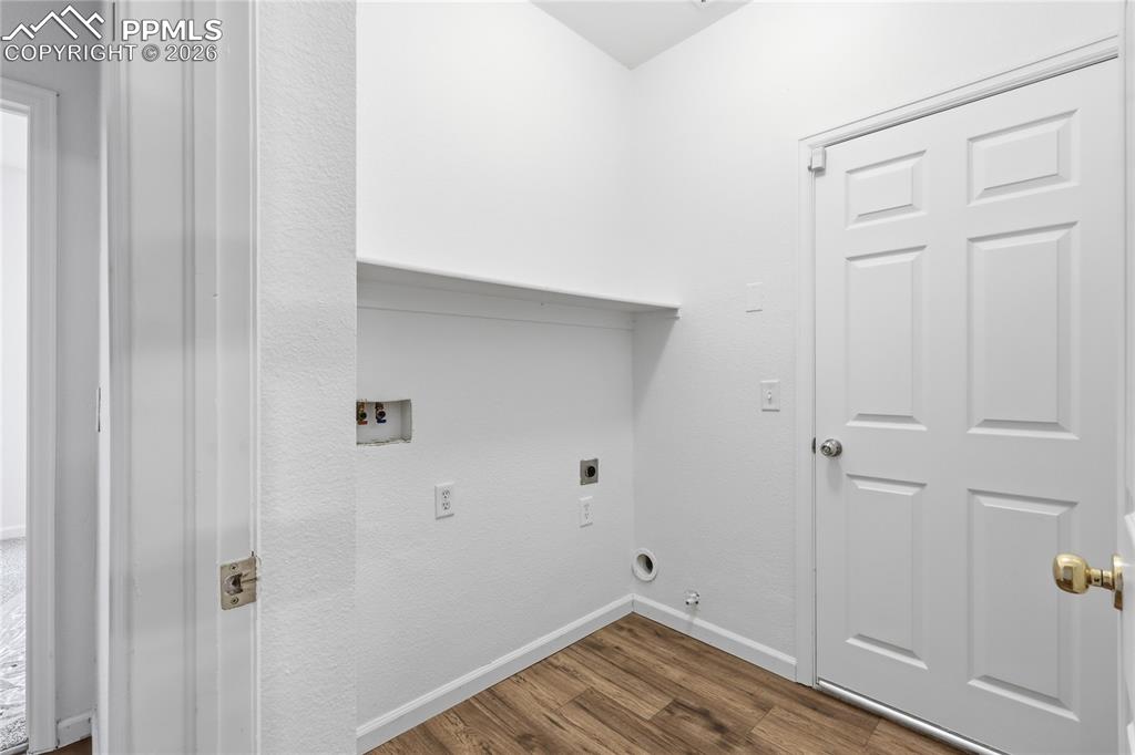 Image 11 of 27: Laundry