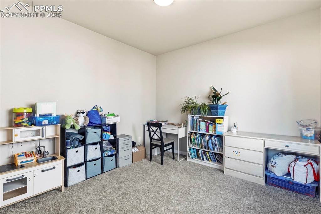 Image 18 of 40: Second Office/Kids Area.