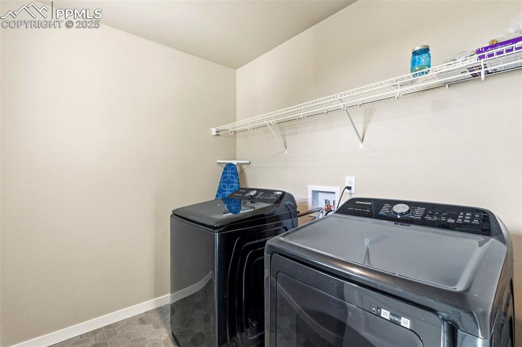 Image 29 of 40: Laundry