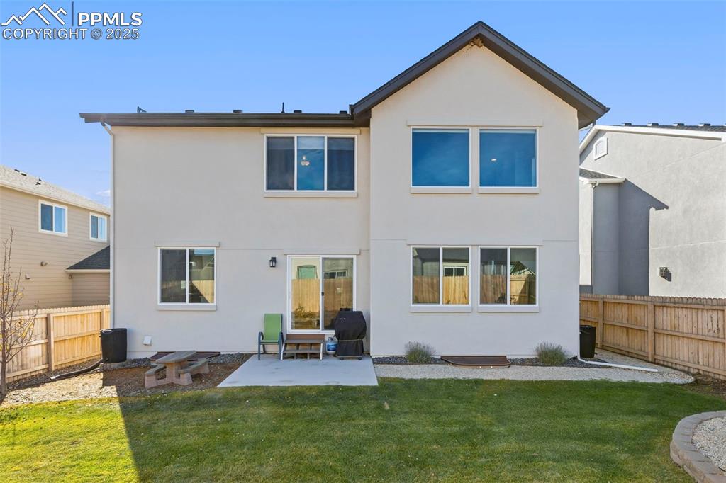 Image 35 of 40: Back of Structure