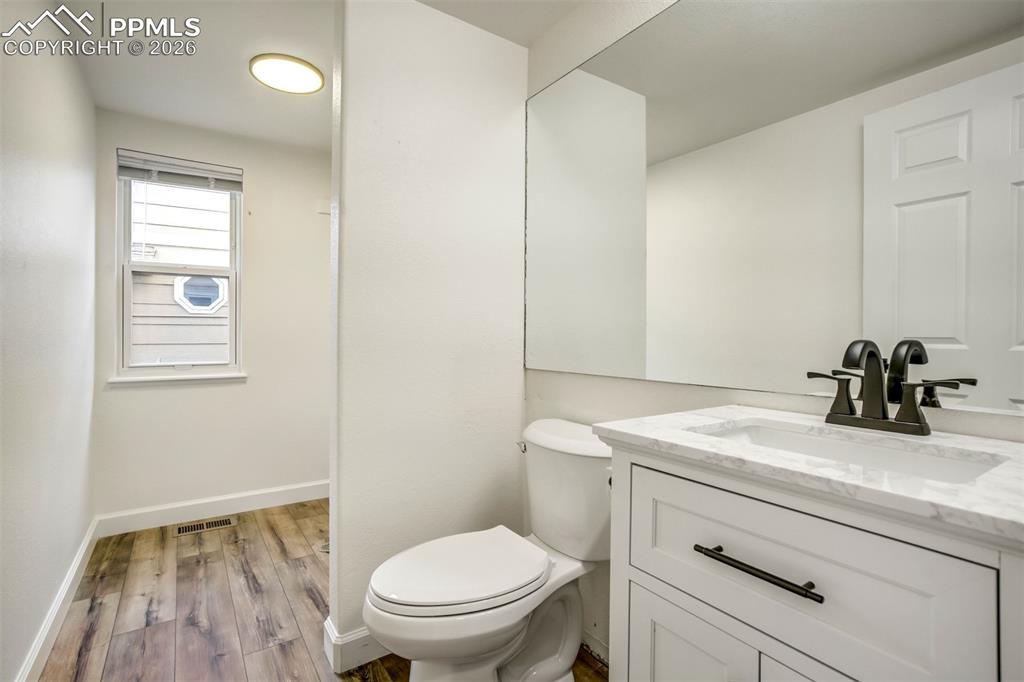 Image 16 of 40: Bathroom