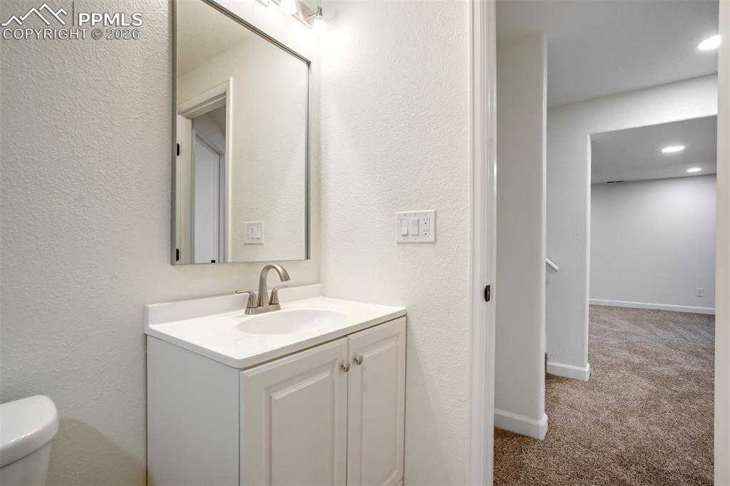 Image 36 of 40: Bathroom