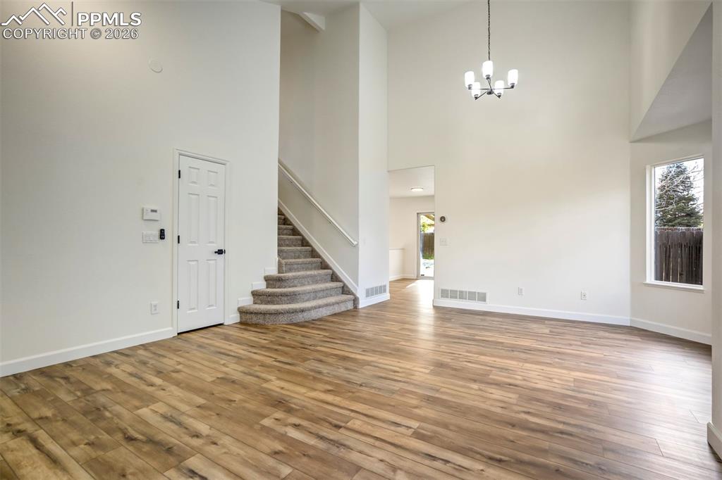 Image 8 of 40: Living Room