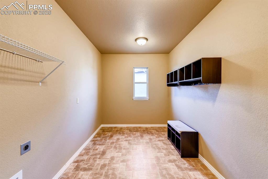 Image 12 of 28: Mud Room